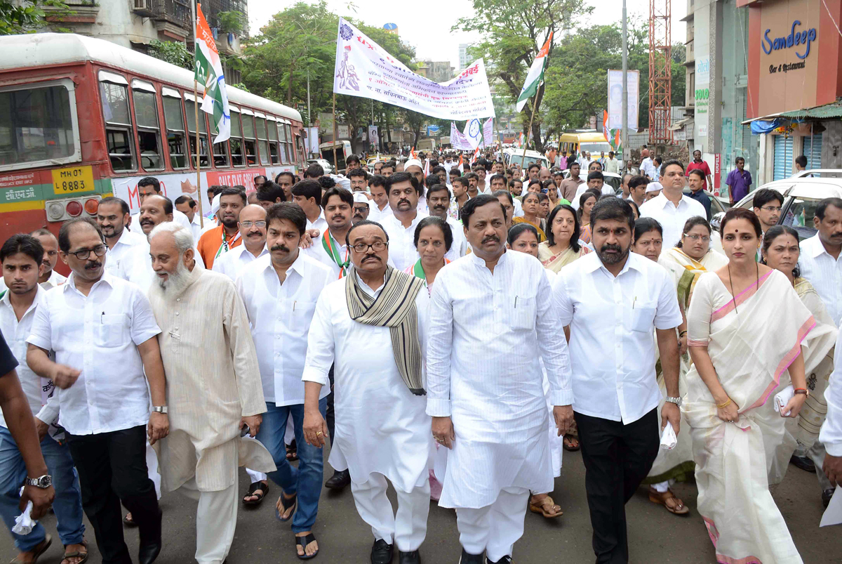 NCP Leader's Homage to Krantiveer's on Occasion of Kranti Din at August Kranti Maidan Gawalia Tank.