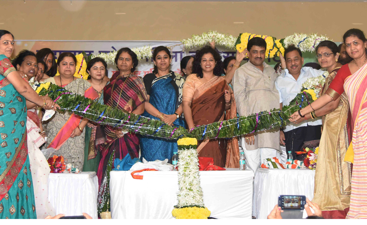 MPCC Newly Appointed Mahila President Charulata Tokas Charge Taking Ceremony at Tilak Bhavan.