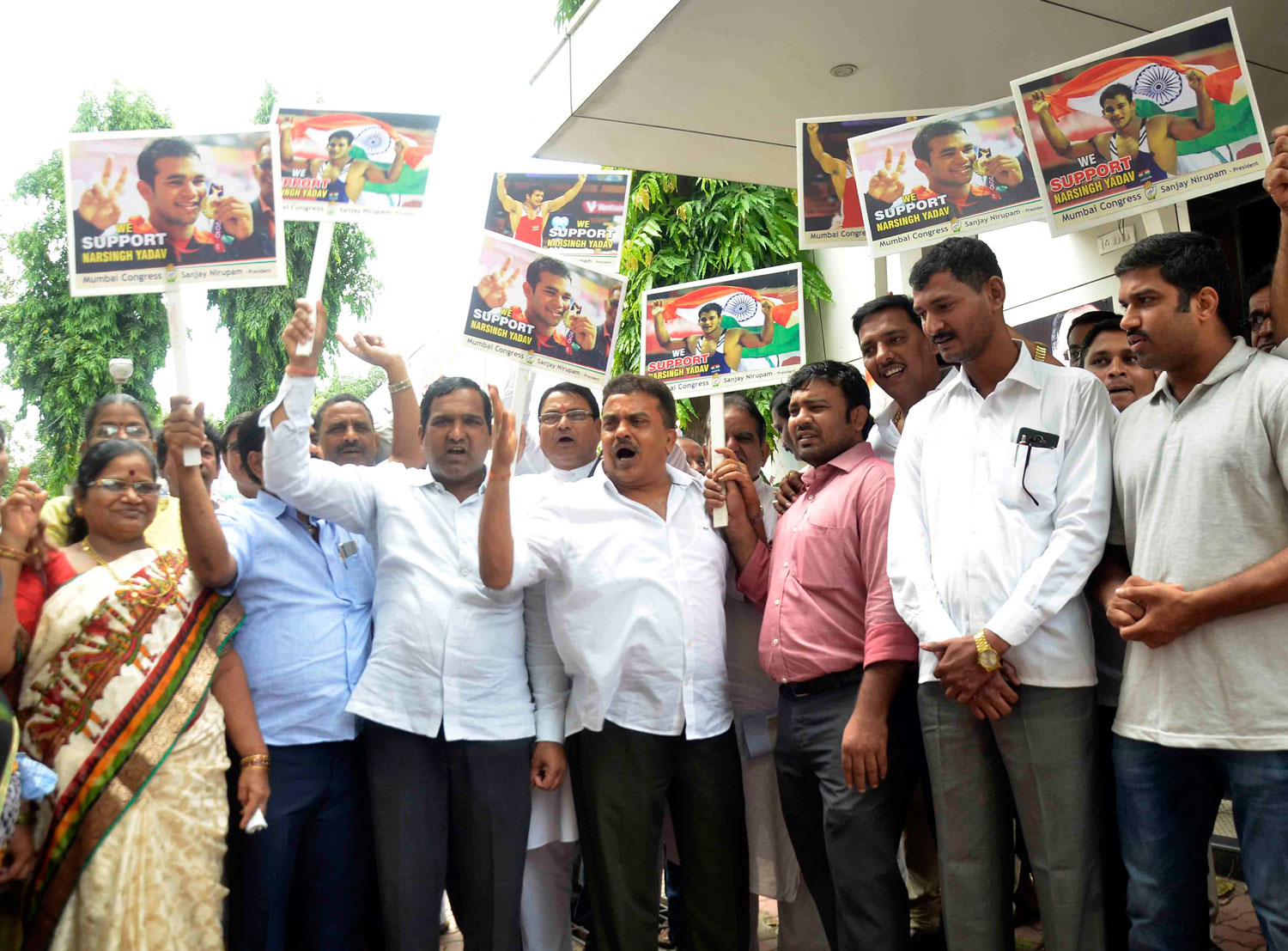 Mumbai Congress Protest at MRCC Azad Maidan.