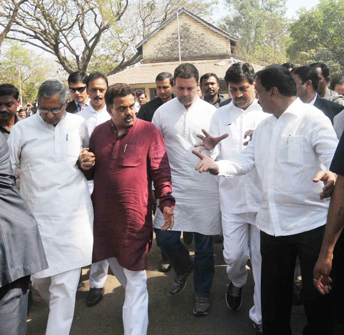 All India Congress Vice-President Rahul Gandhi Appears a Court,In Connection with Rashtriya Swayamsevak Sangh (RSS) Defamation Case,in Bhiwandi Maharashtra.