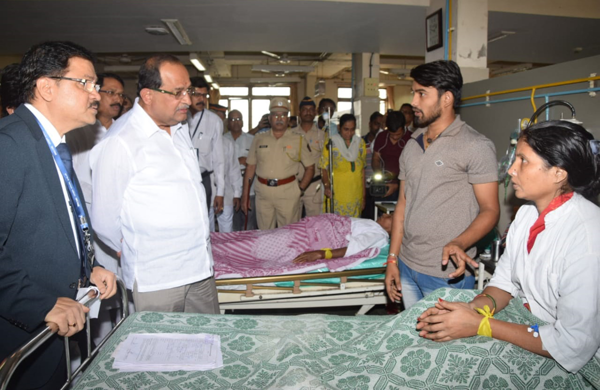 Opposition Party Leader Radhakrishna Vikhe Patil visited Kamgar Hospital in MIDC,Marol,Andheri East.
