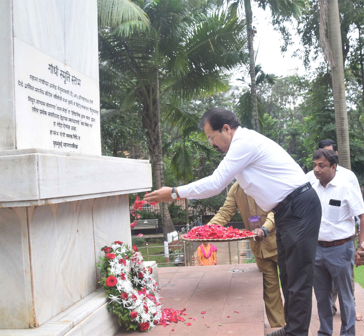 Tribute to Krantveers on August  Kranti Din at Auguast Kranti Maidan.
