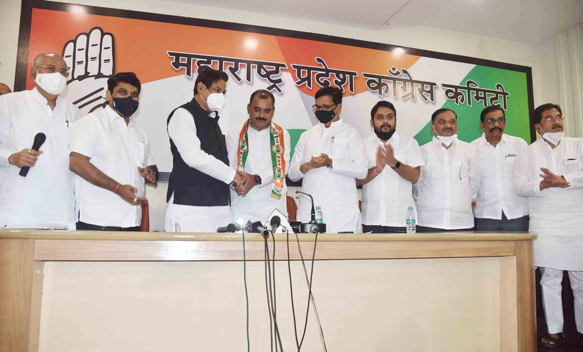 Other Party Leader Join Congress at MPCC Office Tanna House Fort.