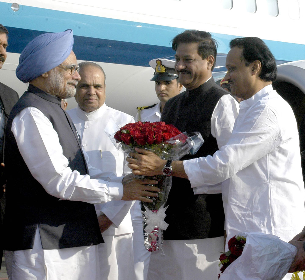 PRIME MINISTER OF INDIA DR.MANMOHAN SINGH ON MUMBAI VISIT.