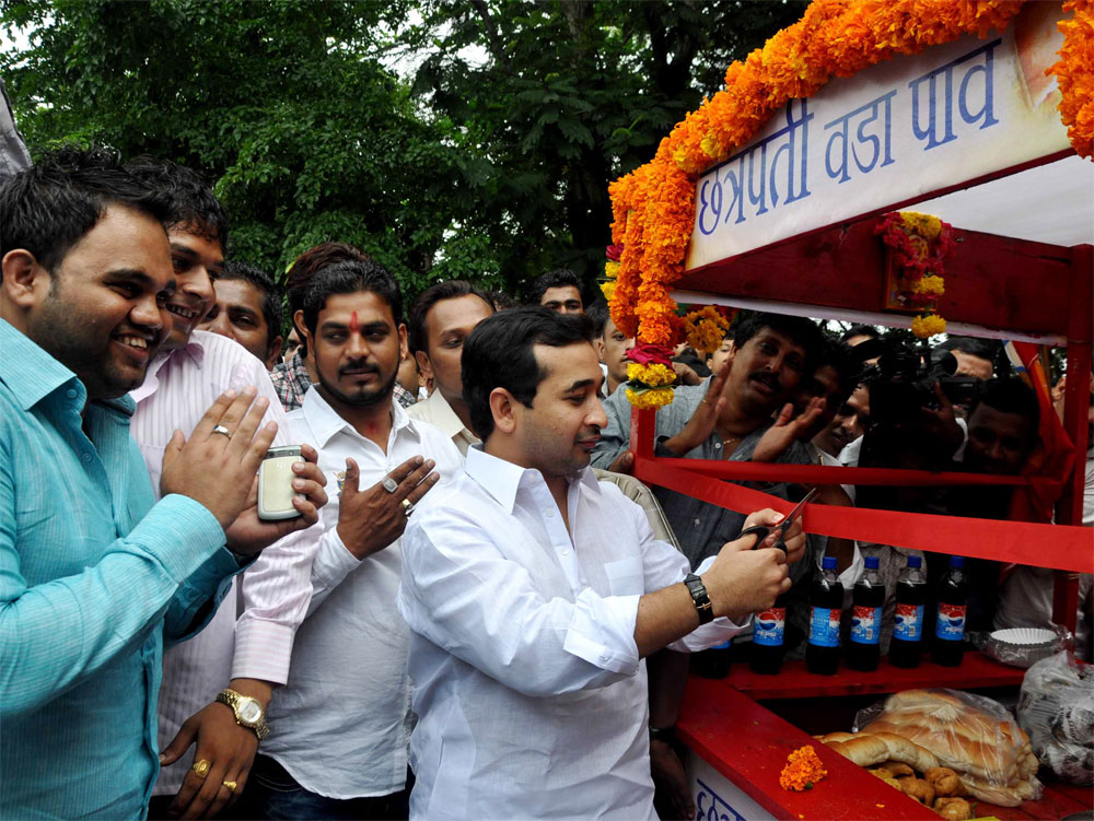SWABHIMAN SANGHATANA PRESIDENT NITESH NARAYANRAO RANE  LAUNCH " CHHATRAPATI VADA PAV "