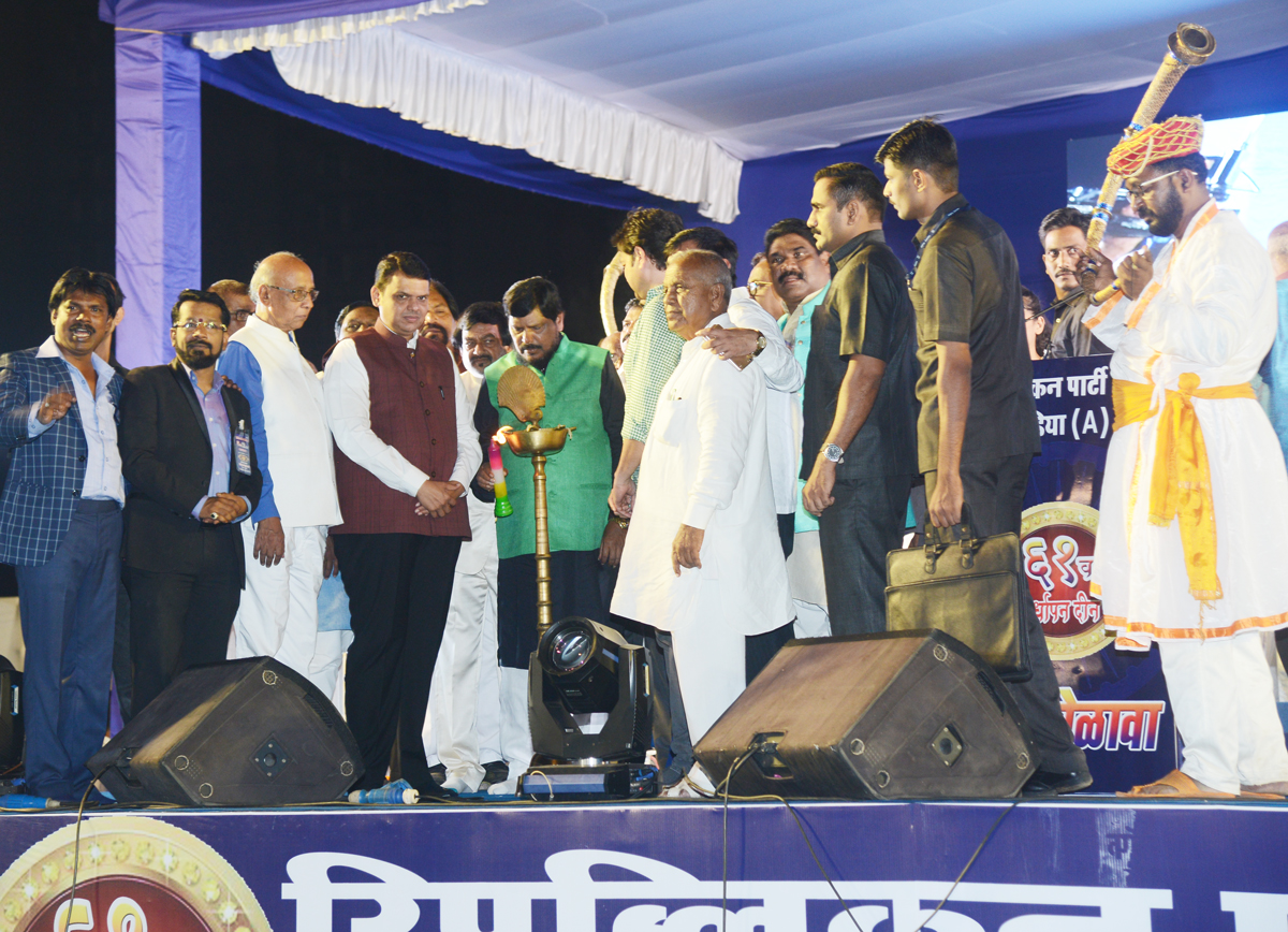 Chief Minister Devendra Fadnavis with RPI Leader-Social Justice & Empowerment Minister Ramdas Athawale during RPI Maha Melava at Thane.