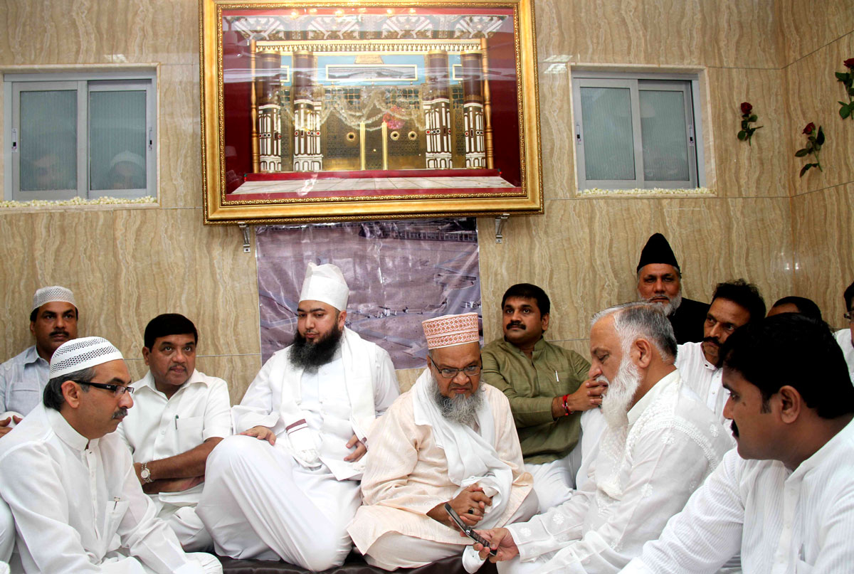 9th ANUAL URS OF SHAHIDEED-E-RAAH-E-MADINAH SAYED ANWAAR ASHRAF URF MUSANNA MIYAN AT CHHOTA SONAPUR M.S.ALI ROAD DO TANKI.