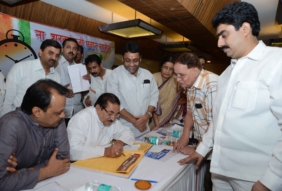 EX DY.CHIEF MINISTER AJITDADA PAWAR INAUGURATES BIRTHDAY GREETING CAMPAIGN OF 12 LAC'S 12 THOUSAND 12 SIGNATURES FOR THE COMING BIRTHDAY NCP CHIEF SHARAD PAWAR AT MAHILA VIKAS HALL.