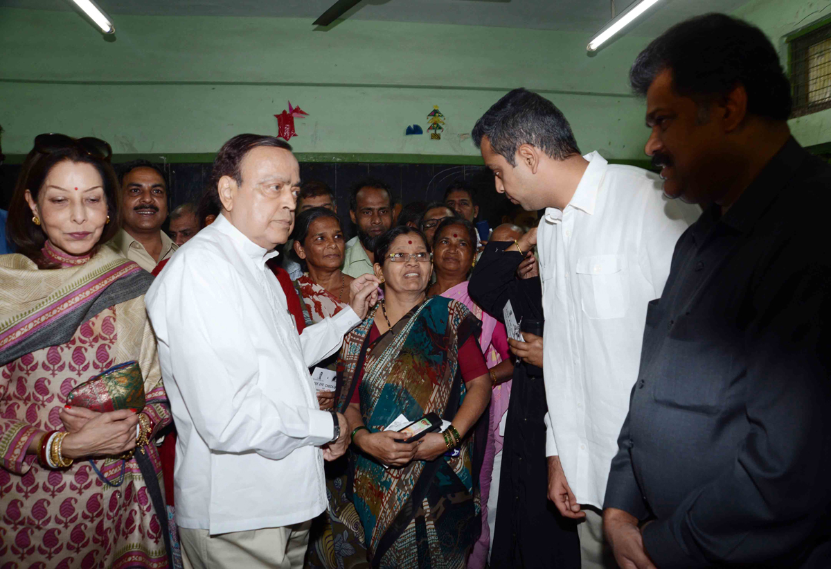 UNION MINISTER OF STATE & M.P.MILIND DEORA & KARM ORGANISED 79th FREE EYE CHECK-UP CAMP AT BANE COMPOUND TARDEO MUNICIPAL SCHOOL.