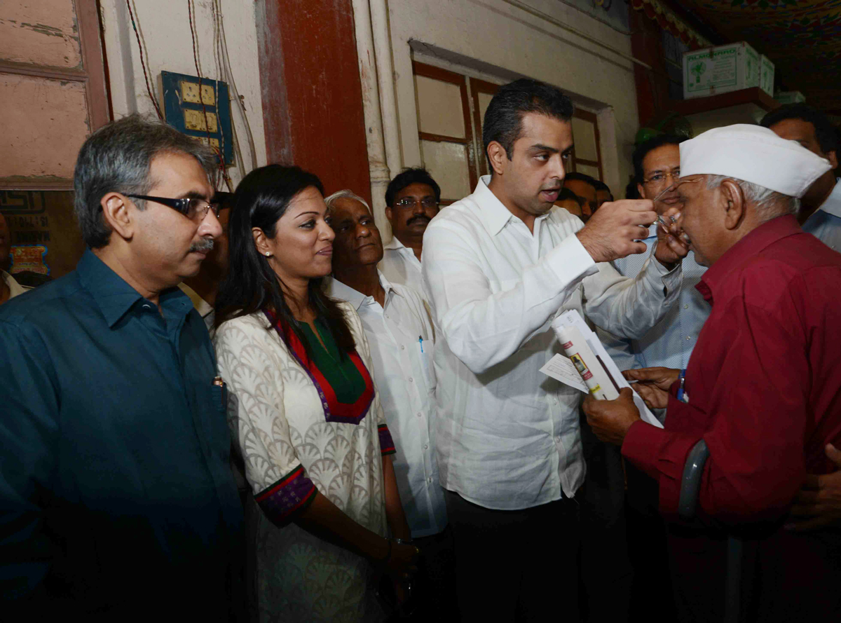 UNION MINISTER OF STATE & M.P.MILIND DEORA & KARM VISION FOUNDATION ORGANISED 80th "FREE" EYE CHECK-UP,SPECTACLES & CATRACK OPERATION CAMP AT SHIRODKAR HIGH SCHOOL PAREL.