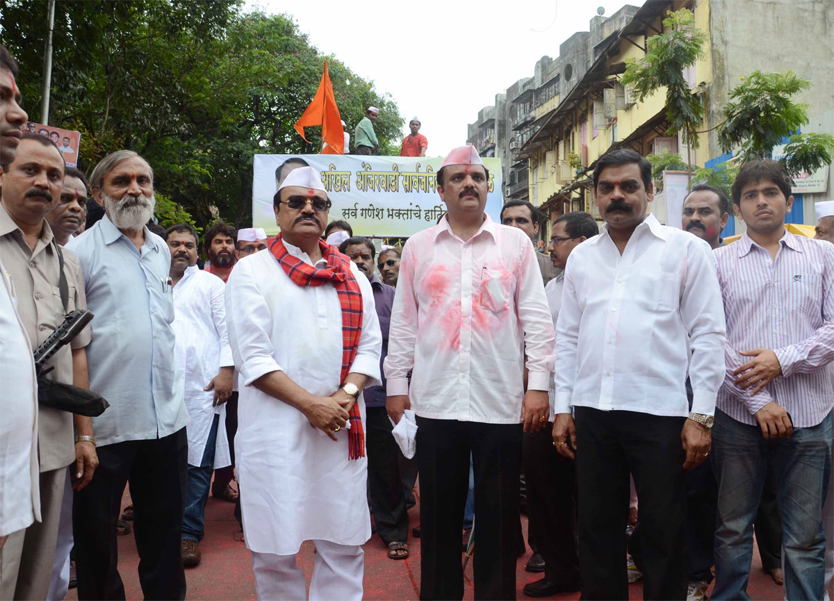 PWD MINISTER CHAGAN BHUJBAL  IN GANESH VISHRJAN RALLY AT MAZGAON ANJIRWADI.