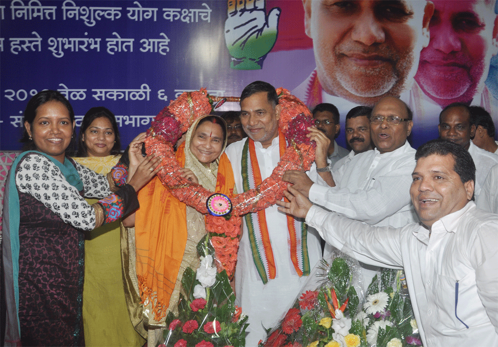 MUMBAI CONGRESS PRESIDENT KRIPASHANKR SINGH & SMT.MALTIDEVI SINGH BIRTHDAY AT MUMBAI.