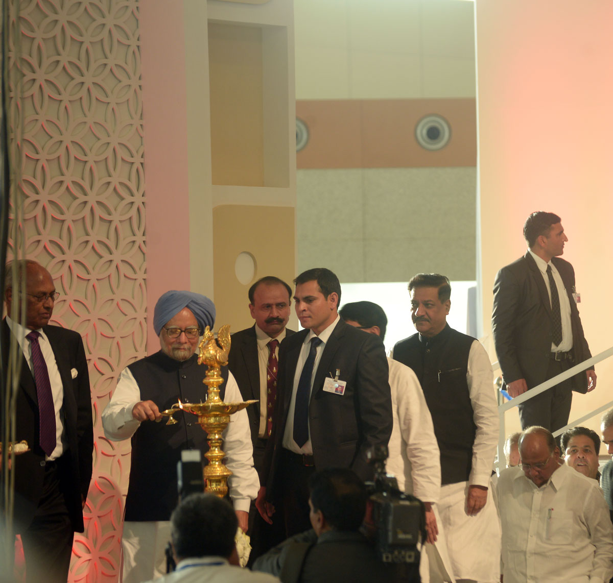 Prime Minister Dr.Manmohan Singh to Inaugurate T2 New Integrated Terminal at Sahar Airport Mumbai.