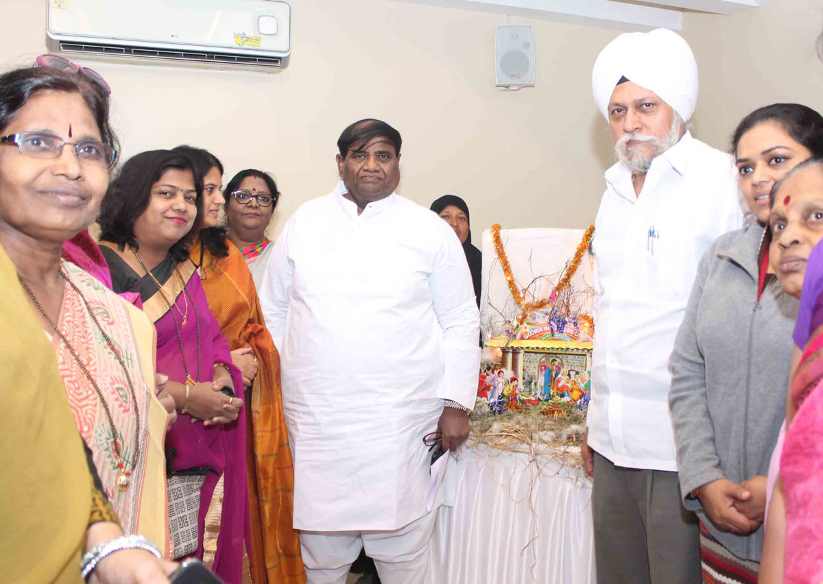 Mumbai Congress Celebrates Christmas Festival at Rajiv Gandhi Bhavan Azad Maidan.