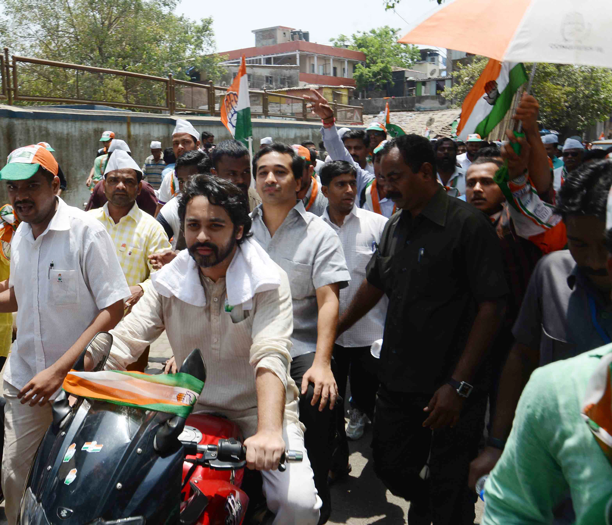 176-Bandra(E) Assembly Constituency Congress-NCP Candidate Narayanrao Rane "Maha Prachaar Rally" at Bandra.