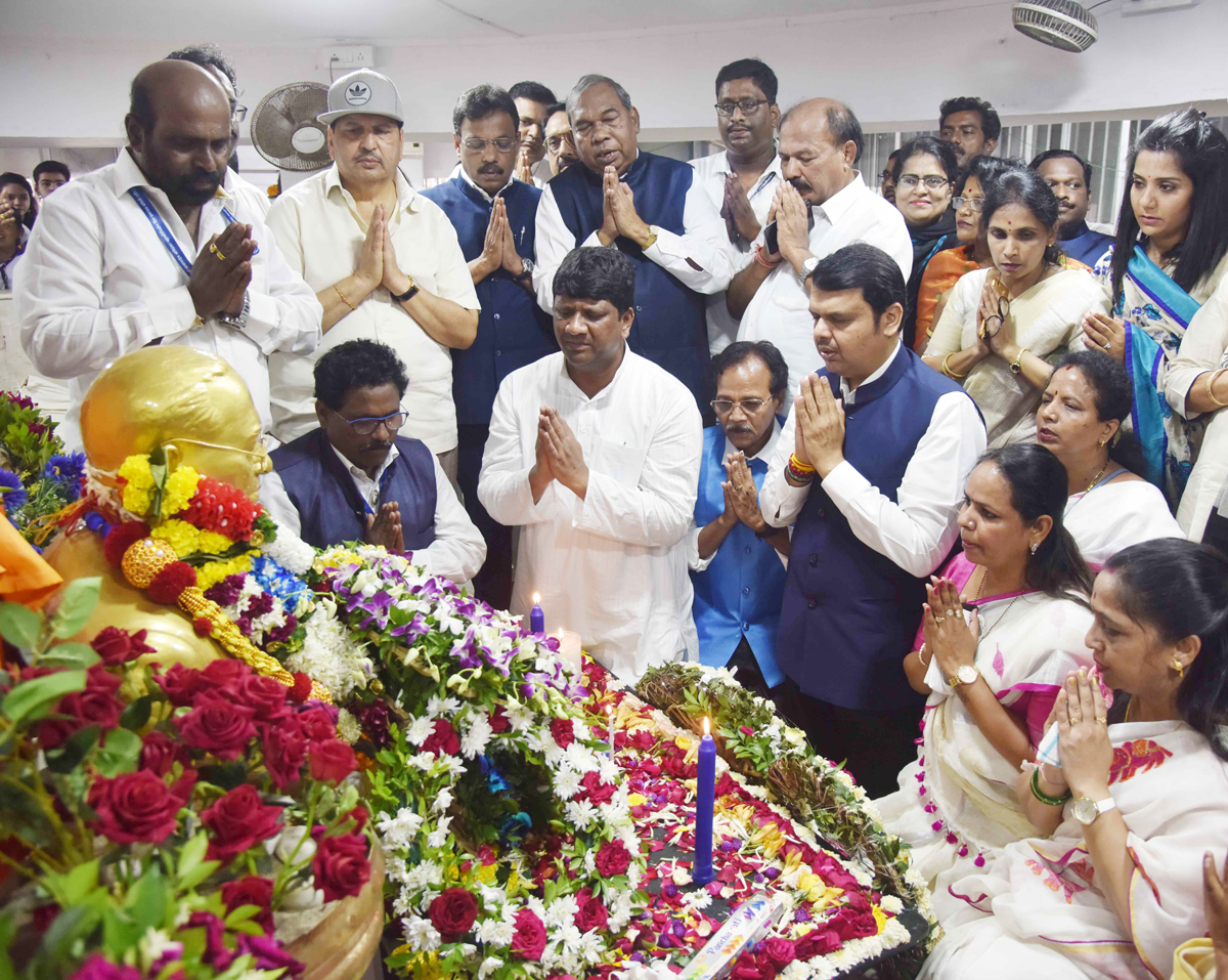 Mumbai...Salutes & Floral Tributes to Bharatratna Mahamanav Dr Babasaheb Ambedkar on his 63rd 'Mahaparinirvan Din'