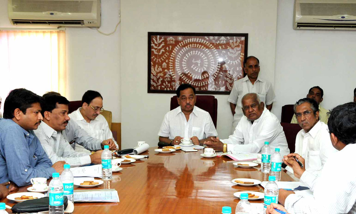 MINISTER NARAYAN RAO RANE & MINISTER MADHUKAR CHAVAN AT MANTRALAYA.