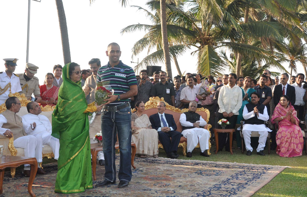 TEAM INDIA AT RAJ BHAVAN.