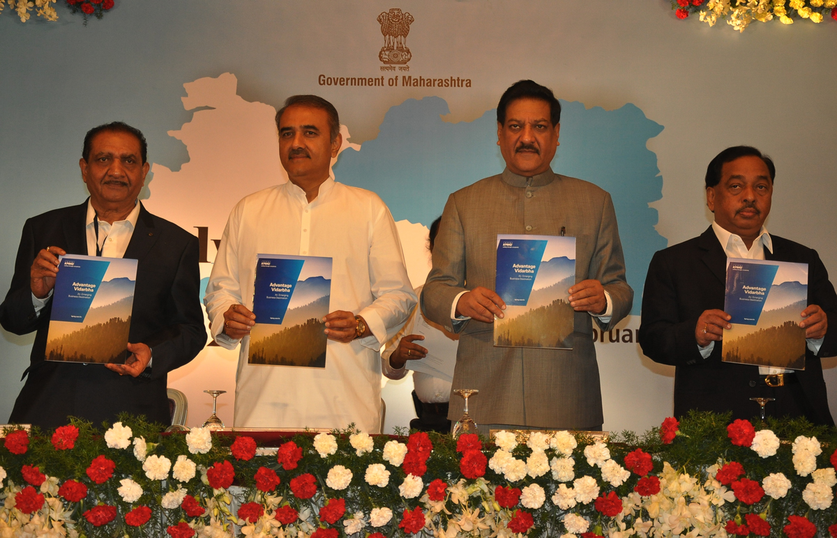 CHIEF MINISTER PRITHVIRAJ CHAVAN,UNION MINISTER PRAFUL PATEL & MINISTER NARAYAN RANE IN ADVANTAGE VIDARBHA-2013 INDUSTRIAL SEMINAR AT NAGPUR.
