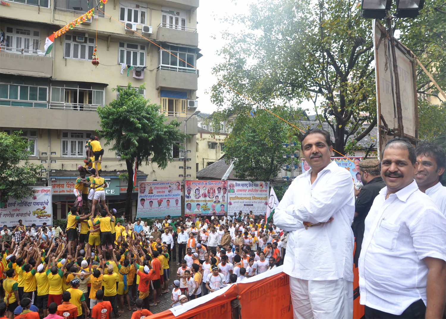 GOVINDA CELEBRETION IN MUMBAI ON OCCASION GUARDIAN MINISTER OF MUMBAI JAYANTRAO PATIL AT BYCULLA.