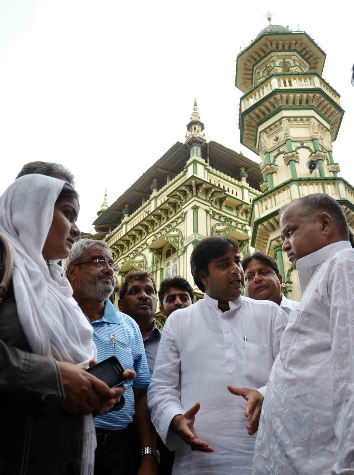 SOUTH MUMBAI CONGRESS PARTY MUSLIM CORPORATERS ON SURVEY IN MUSLIM AREA"S BEFORE RAMZAN.