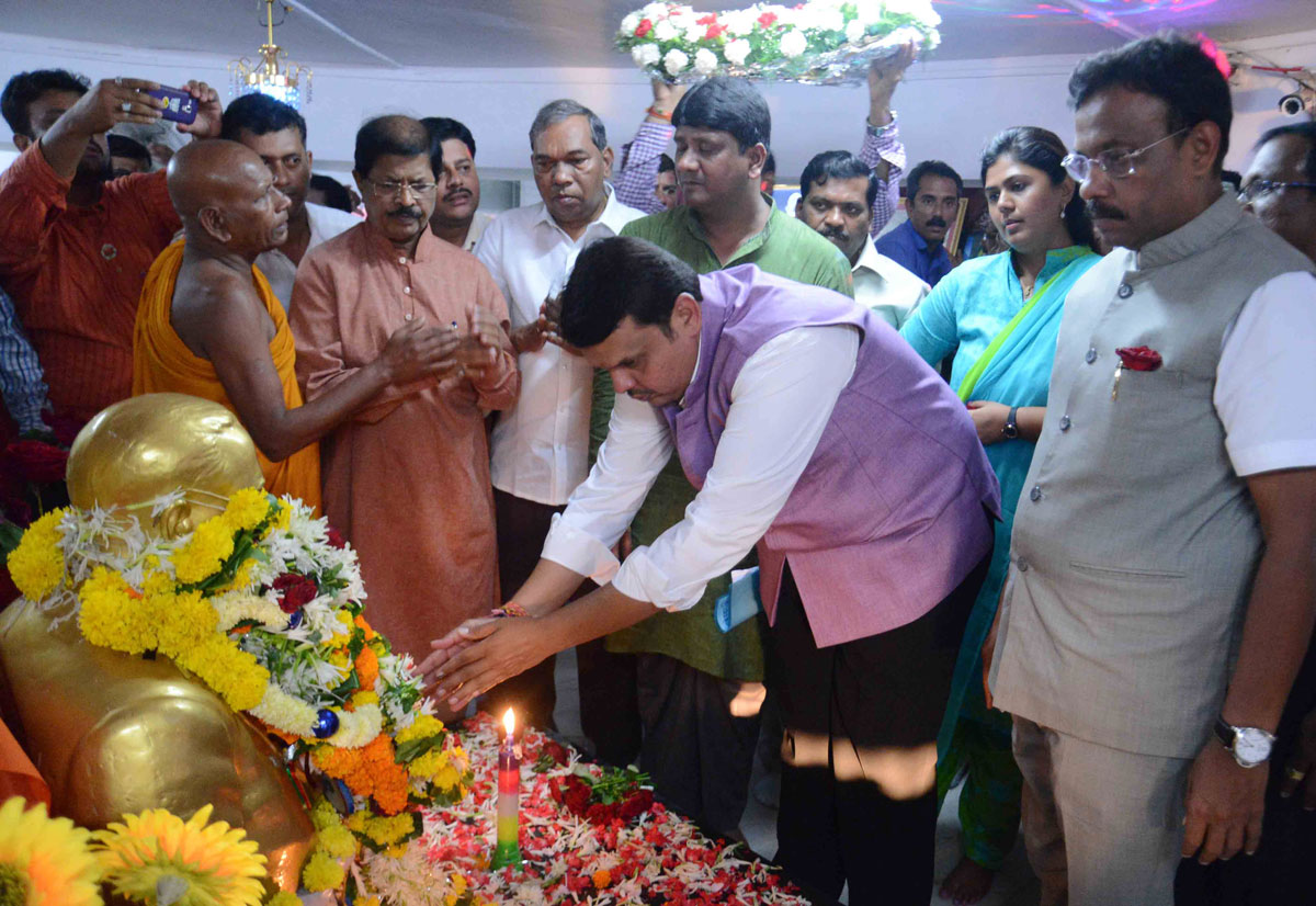 Chief Minister Devendra Phadnavis with Team at Dadar Chaityabhoomi.