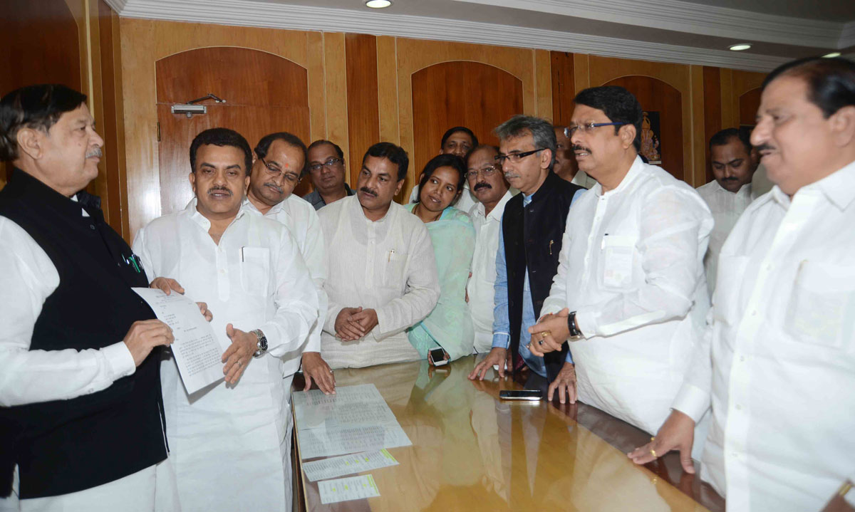 Mumbai Congress Team Meets Minister Girish Bapat at Vidhan Bhavan Mumbai.