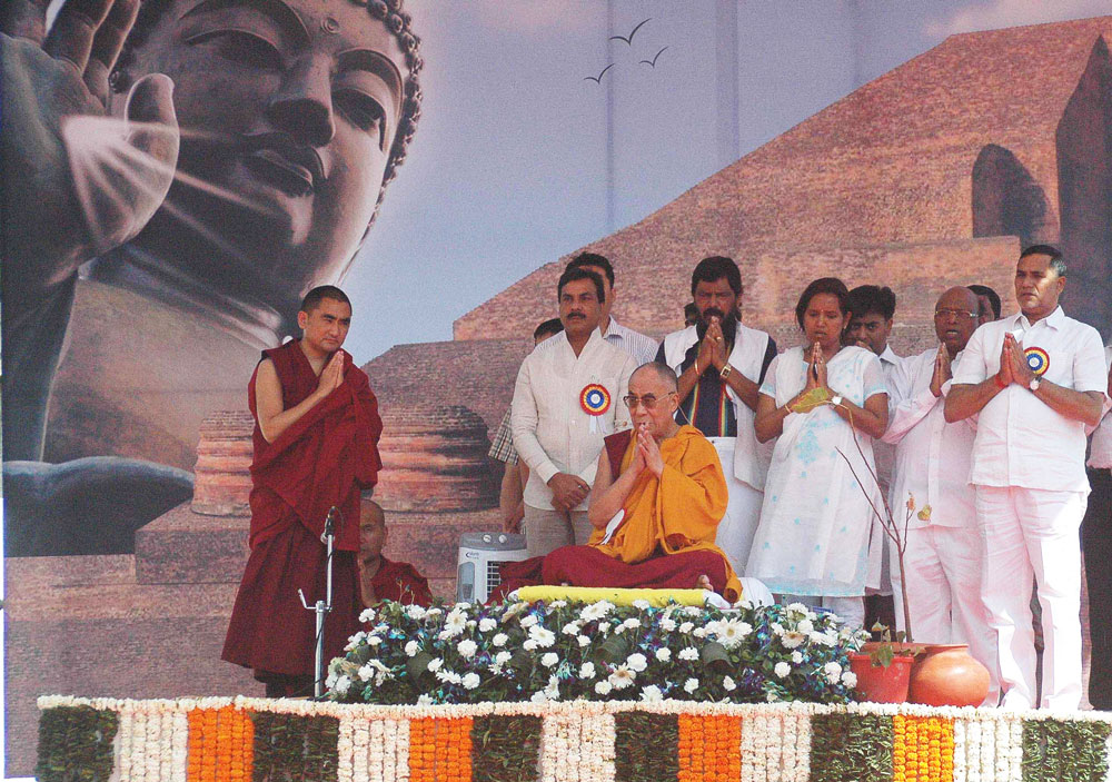 BUDDHIST SPIRITUAL & NOBEL PEACE LAUREATE DALAILAMAJI  IN MUMBAI .