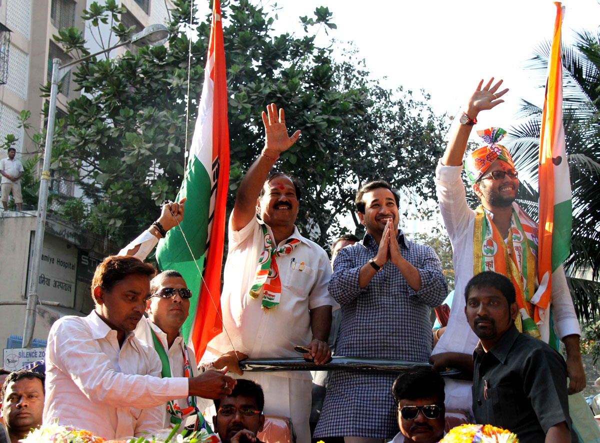 SWABHIMAN SANGHATANA PRESIDENT NITESH NARAYANRAO  RANE IN RALLY OF CONGRESS-NCP & PRP CANDIDATE  PRTHMESH KOLAMBKAR AT DADAR.