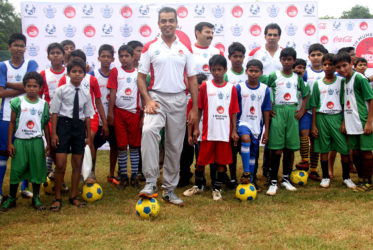 UNION MINISTER OF STATE MILIND DEORA IN TECHNOLOGY INVITES YOU TO KICKOFF OF THE SOUTH MUMBAI JUNIOR SOCCER CHAMIPONSHIP SEASON-2012 AT MAHALAXMI RAILWAY GROUND.