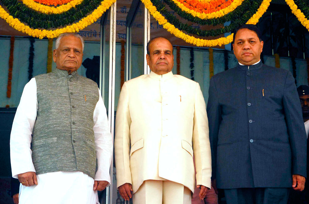 GOVERNER K SANKARNARAYANAN,VIDHAN SABHA PRESIDENT DILIP VALSE PATIL & VIDHAN PARISHAD PRESIDENT SHIVAJIRAO DESHMUKH AT VIDHAN BHAVAN MUMBAI.
