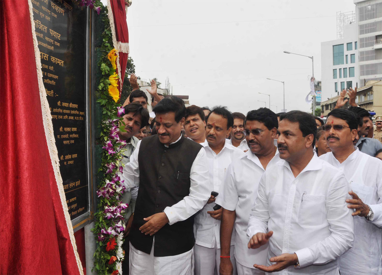 INAUGURATION CEREMONY OF  BARFIWALA FLY OVER ON OCCASION CHIEF MINISTER PRITHVIRAJ CHAVAN & DY CHIEF MINISTER AJITDADA PAWAR AT ANDHERI WEST.