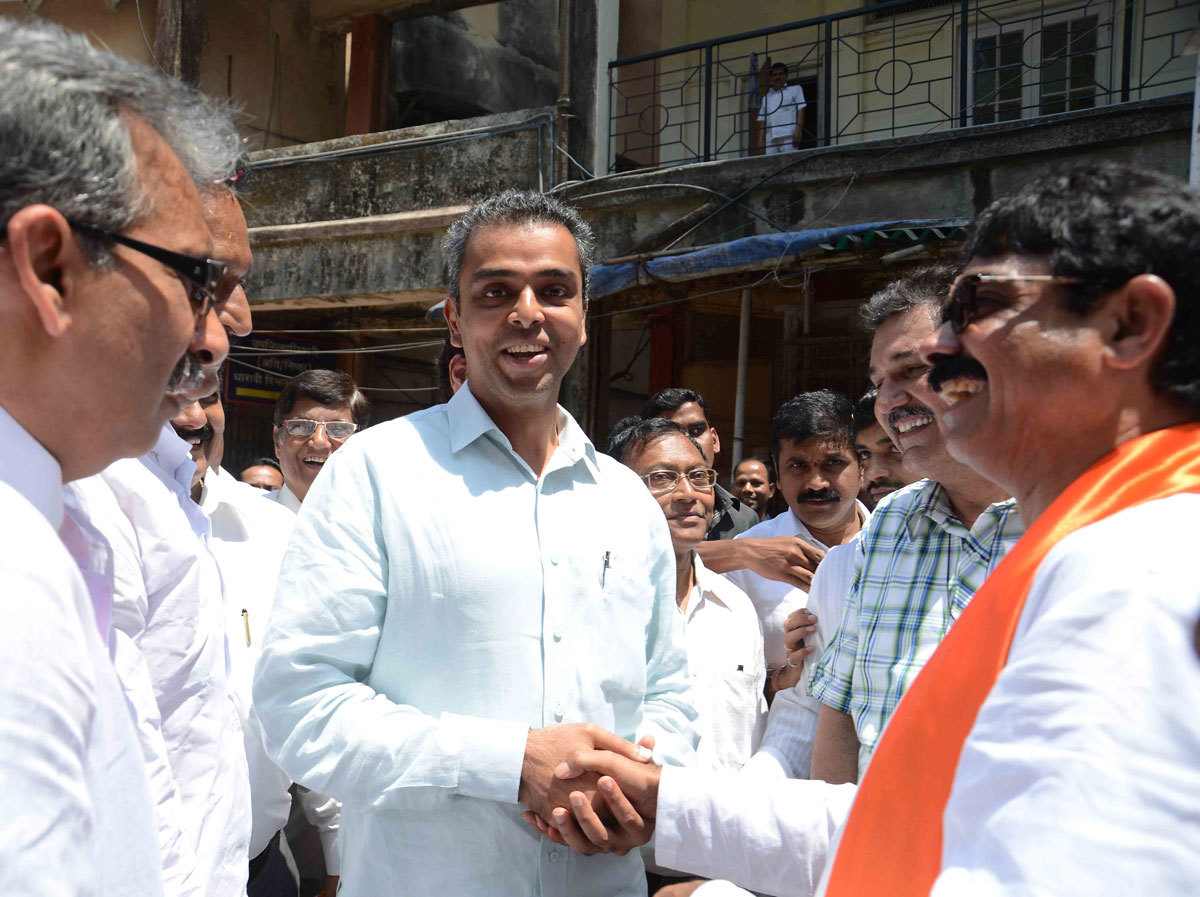 South Mumbai MP.Candidates Milind Deora & Bala Nandgaokar Filed their Nomination Form at Old Custom House Dist.Administrative Collector Office.