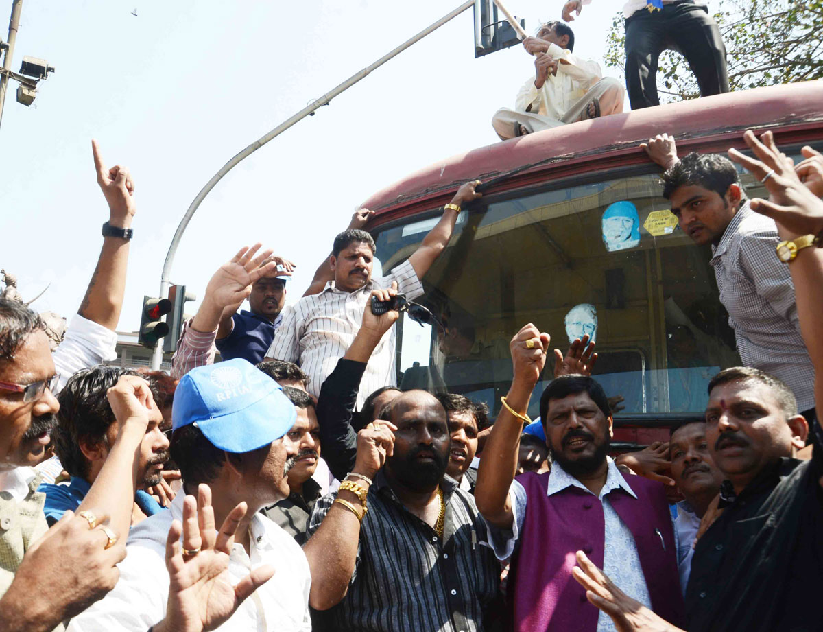Rasta Roko Andolan by RPI Leader Ramdas Athawale at Chembur.