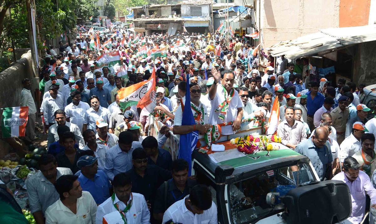 176-Bandra(E) Assembly Constituency Congress-NCP Candidate Narayanrao Rane Rally at Kalanagar MIG Colony to Vijay Nagar Bandra.