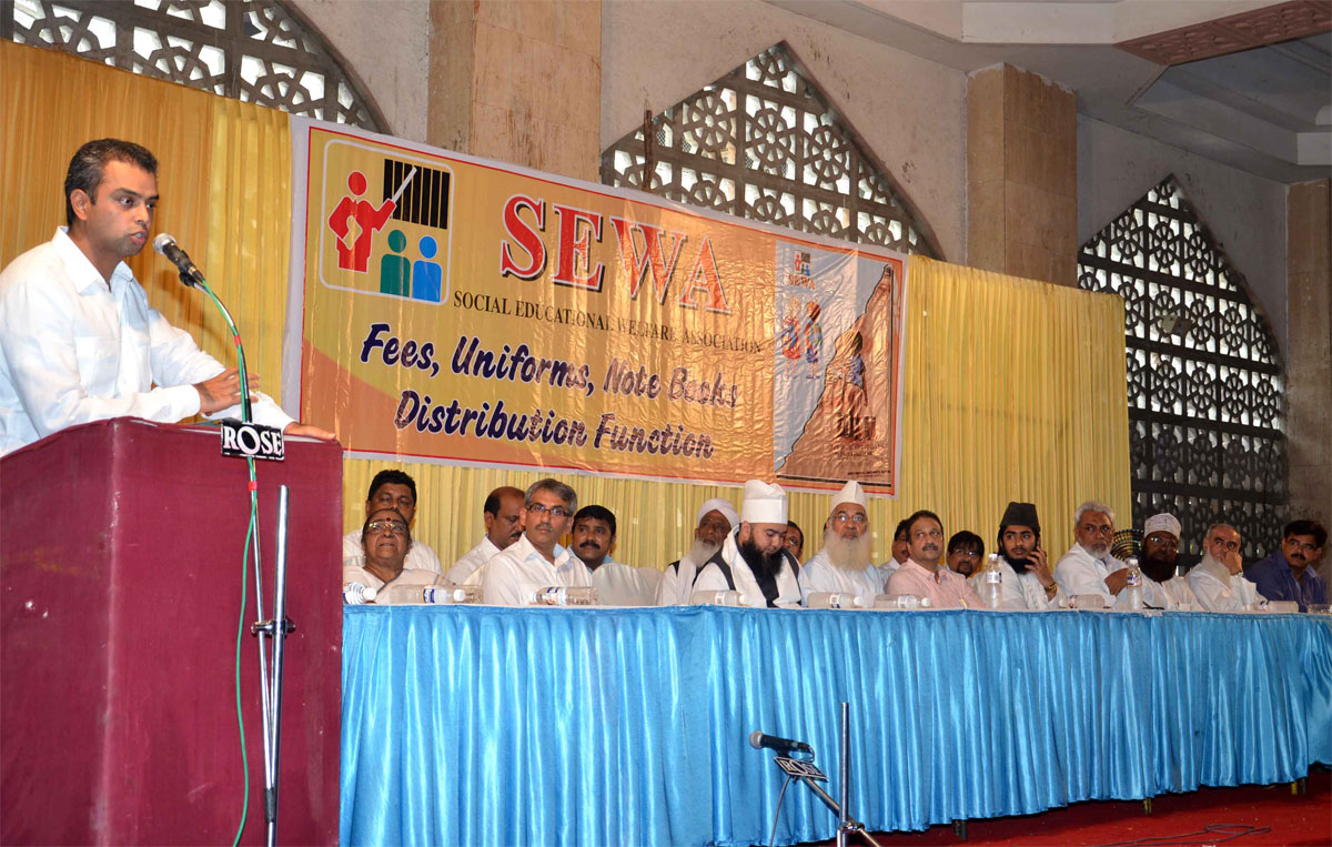 UNION MINISTER OF STATE MILIND DEORA IN "SEWA" PROGRAMME AT HAJ HOUSE.