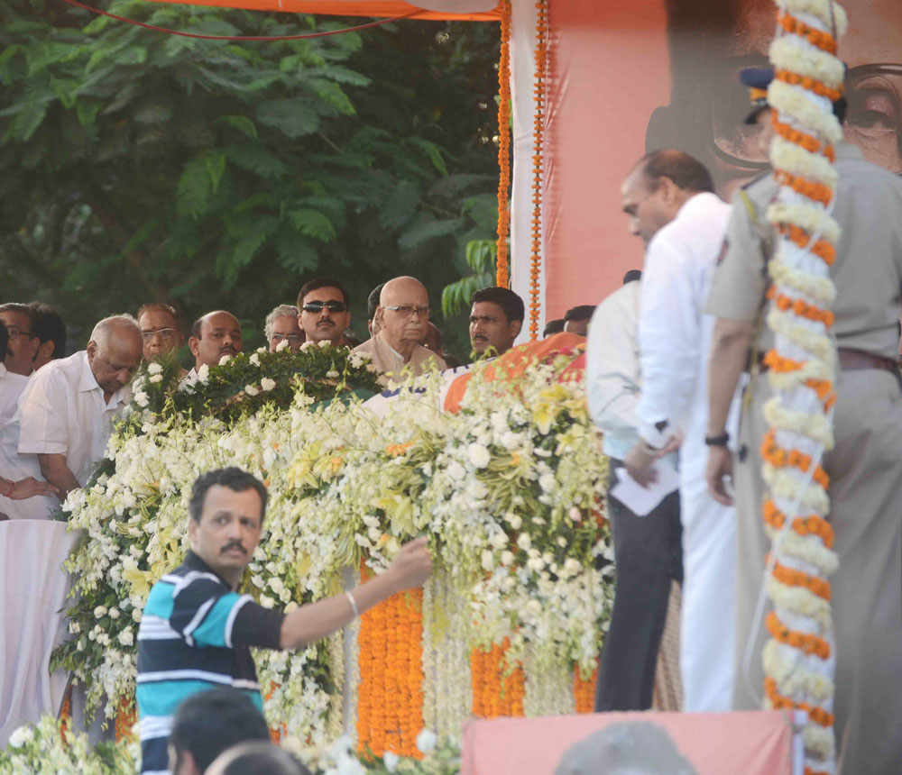 SHIVSENA SUPREMO BALASAHEB THAKAREY FUNERAL AT DADAR.