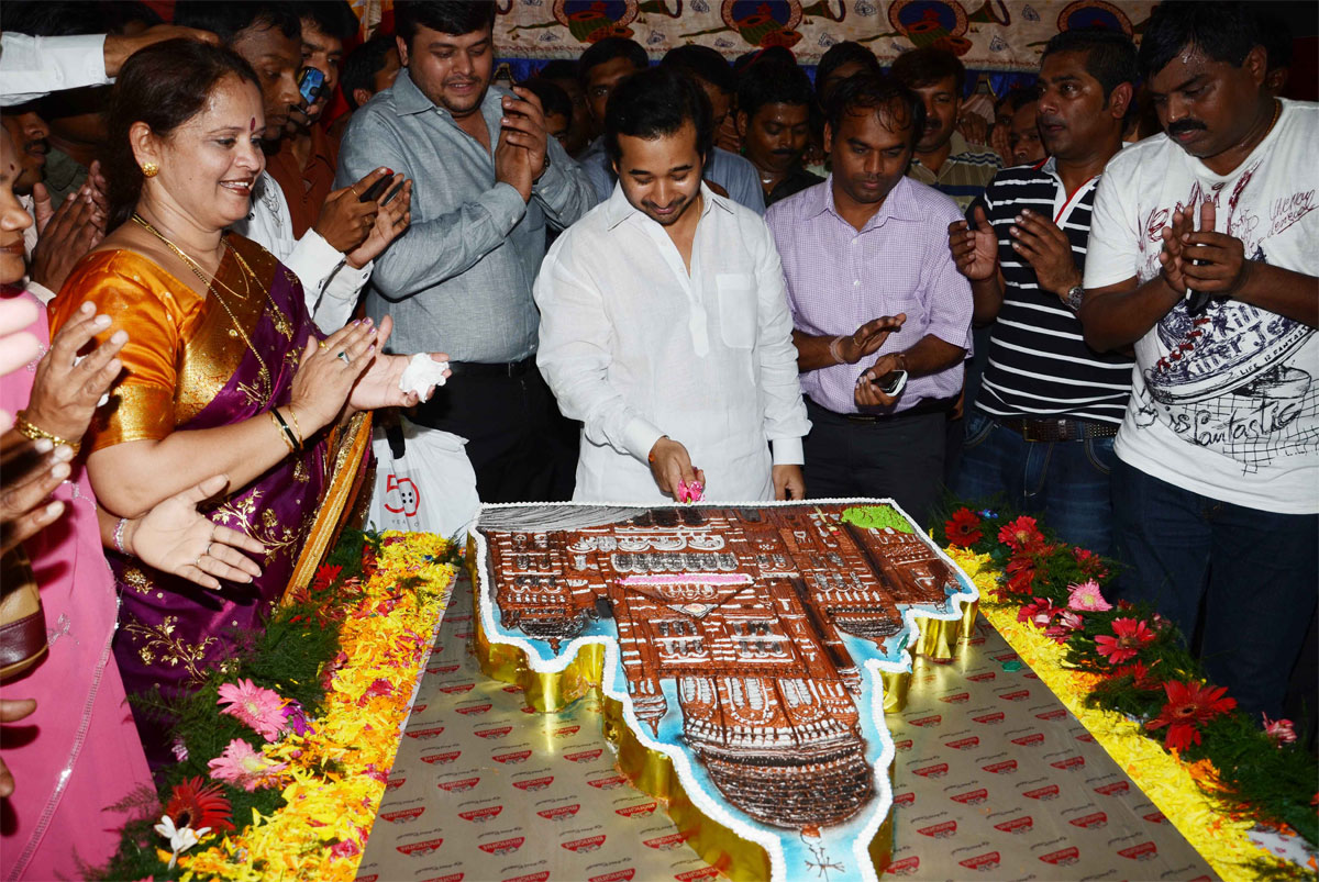 SWABHIMAN SANGHATNA PRESIDENT NITESH NARAYANRAO RANE BIRTHDAY CELEBRATION IN MUMBAI AT BANDRA.