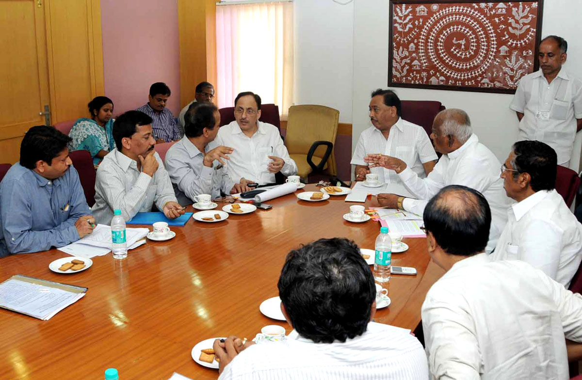 MINISTER NARAYAN RAO RANE & MINISTER MADHUKAR CHAVAN AT MANTRALAYA.