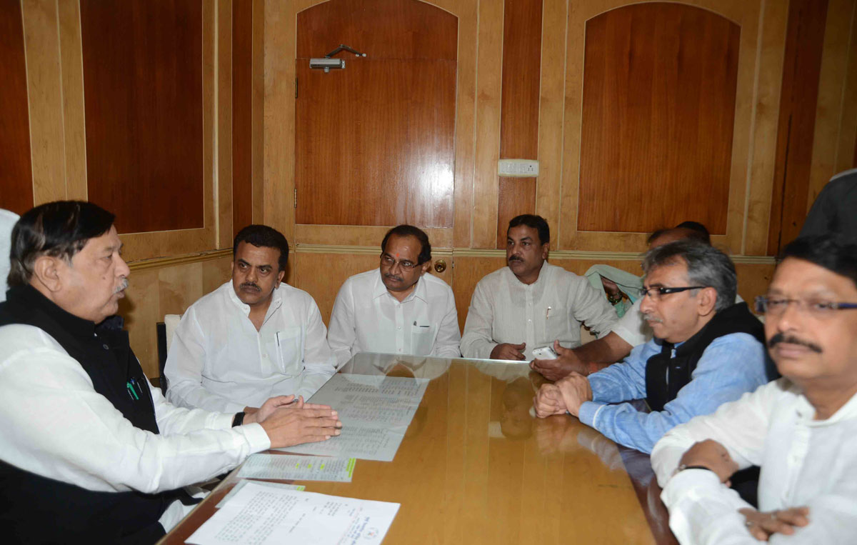 Mumbai Congress Team Meets Minister Girish Bapat at Vidhan Bhavan Mumbai.