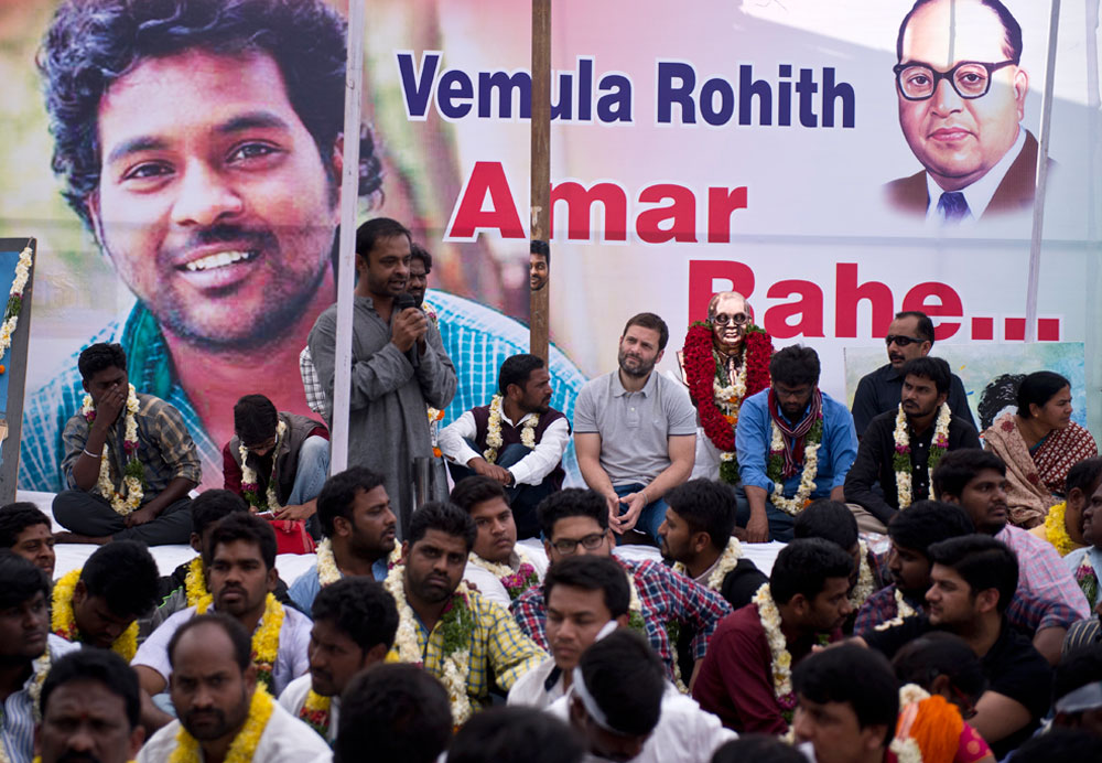 Hon.Congress Vice President Rahul Gandhi with protesting students at HCU, Hyderabad.