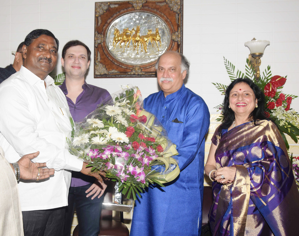 Congress Party Leaders Gurudas Kamat & Chandrakant Handore on Diwali Festival .