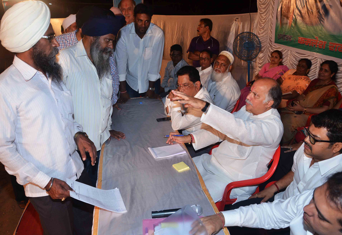M.P.& EX UNIUON MINISTER GURUDAS KAMAT JANSAMPARK ABHIYAAN AT ANDHERI.