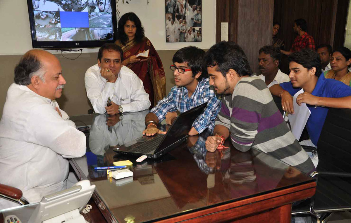 "BURA MAT BOLO" A CAMPAIGN AGAINST ABUSIVE LANGUAGE SUPPORTED BY EX.UNION MINISTER & MP.GURUDAS KAMAT