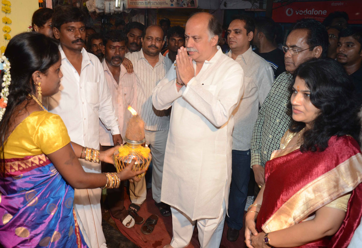 EX.UNION MINISTER & MP.GURUDAS KAMAT AT ANDHERI.
