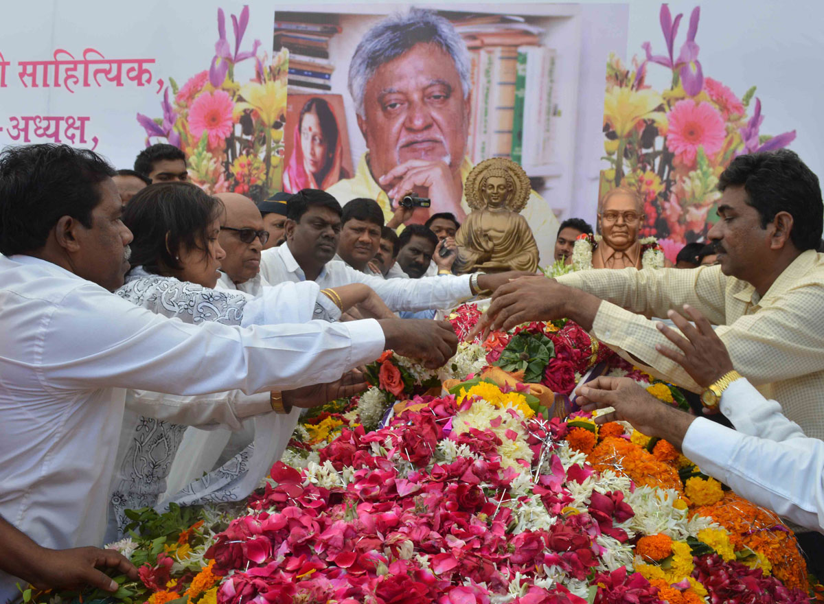 Dalit Panther Leader & Poet Padmashree Namdeo Dhasal Funeral In Mumbai At Dadar.