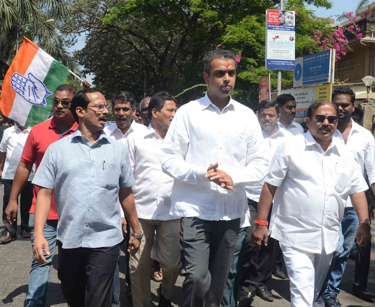 Union Minister of state & MP.Milind Deora Inaugurates the completed work by his MP LAD Funds in South Mumbai.