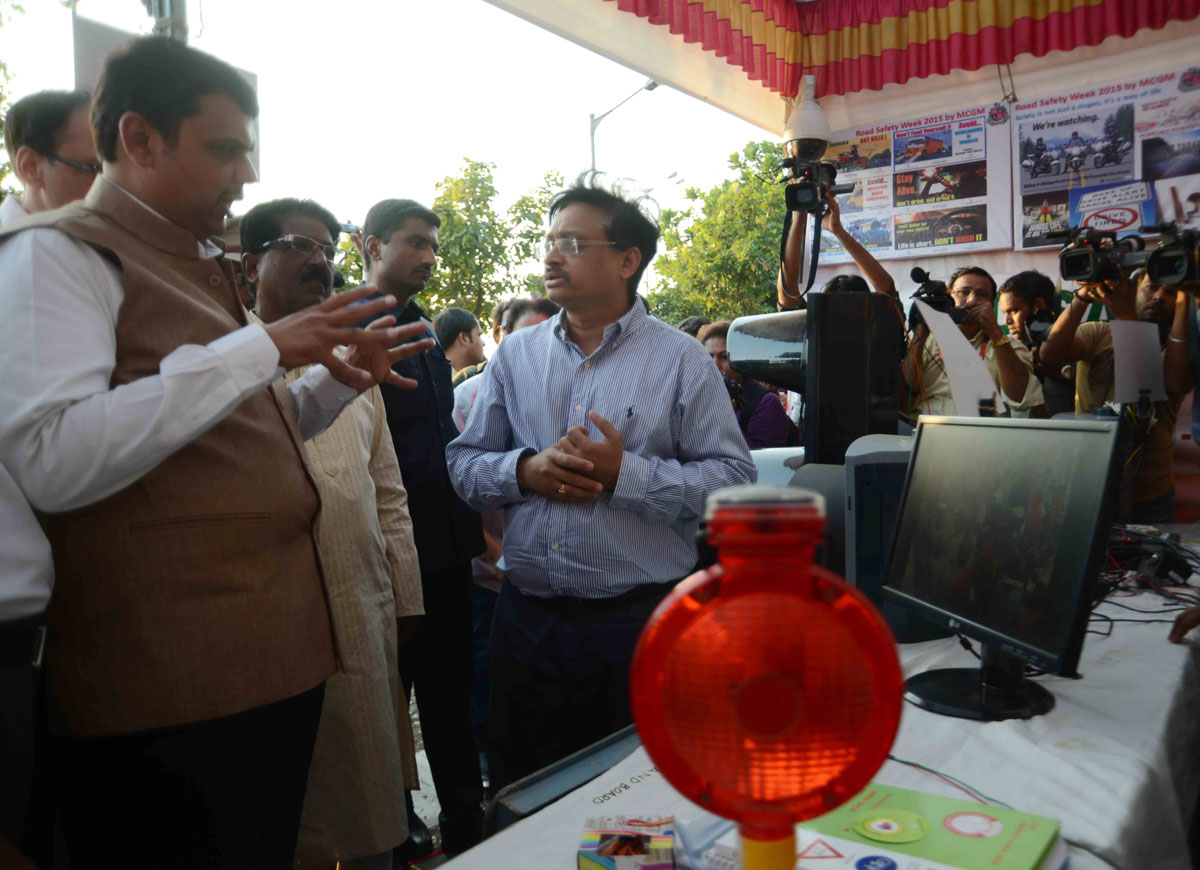 Chief Minister Devendra Fadnavis Inaugurated 26th Road Safety Mission 2015 at Marine Drive.