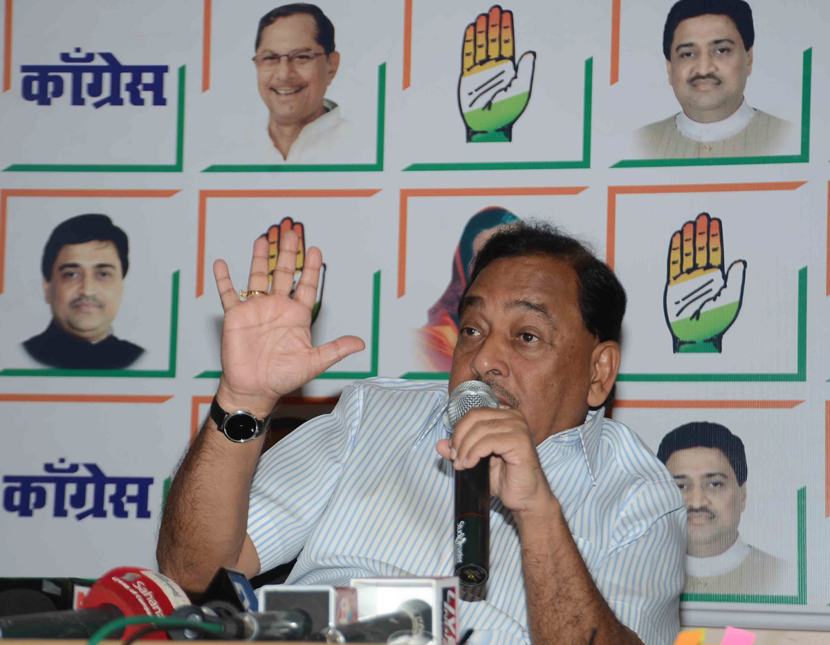 Ex.Chief Minister Narayanrao Rane Press Conference at Gandhi Bhavan.