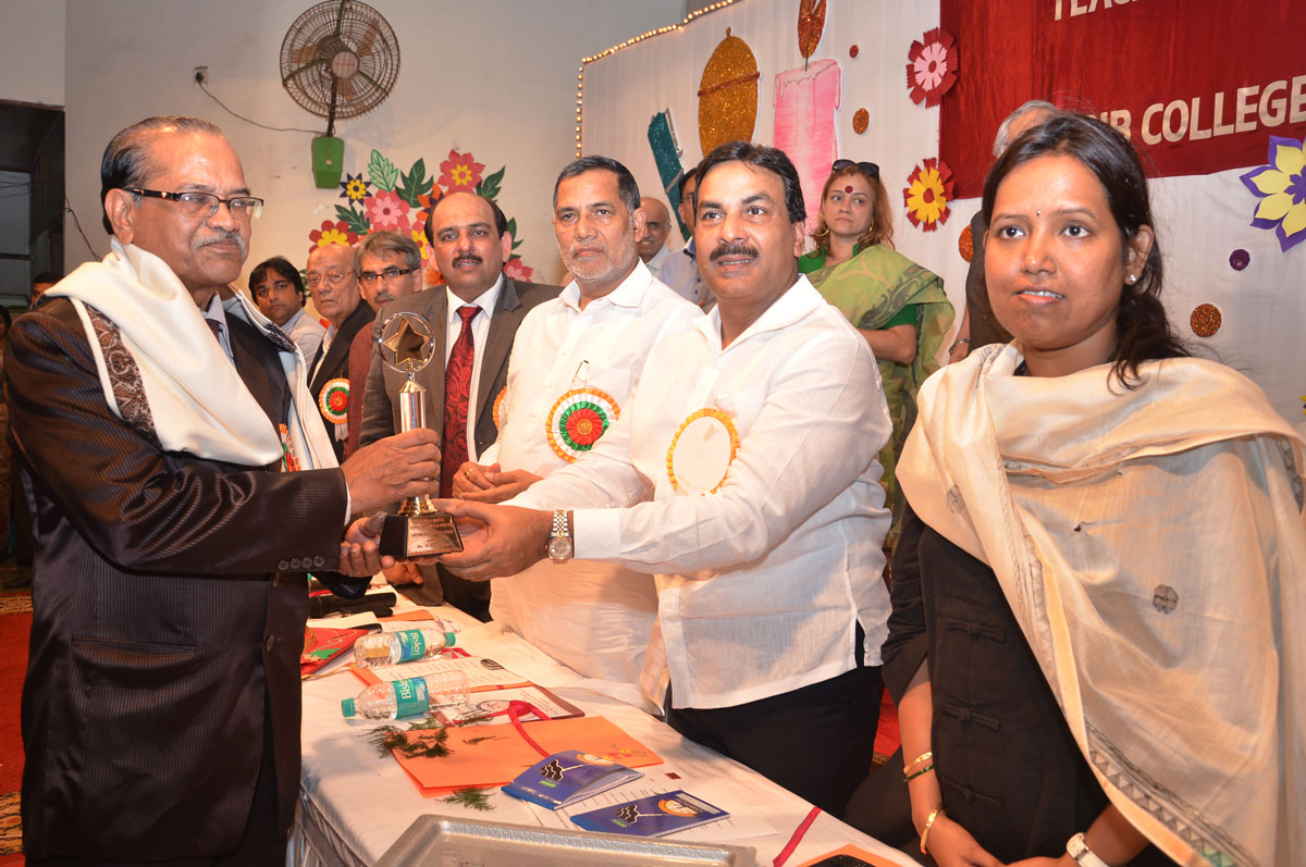 HABIB TRUST TEACHERS FELICITATION AT KESAR BAUG DONGRI.